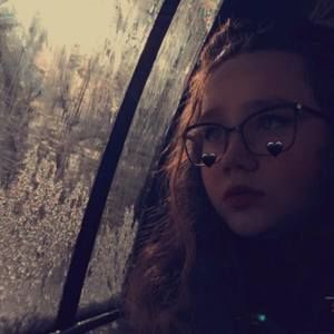 Meet your Posher, Caitlin